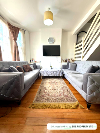 2 bed property, in 2 Bedroom House For Sale Enfield EN3, £385,000