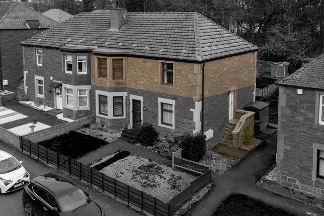 2 bed property, in Kenilworth Avenue, £140,000
