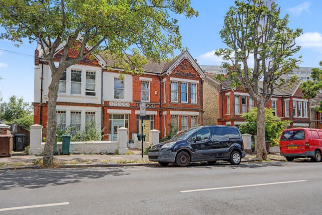 5 bed property, in Ditchling Road, £650,000