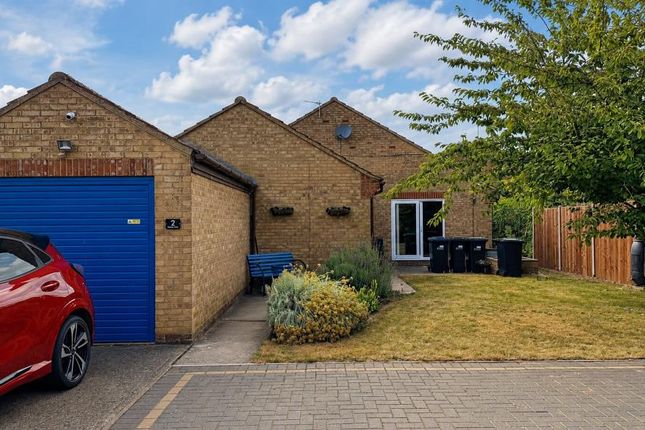 4 bed property, in Peacock Way, £375,000
