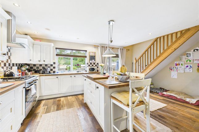 4 bed property, in Siston Common, £550,000