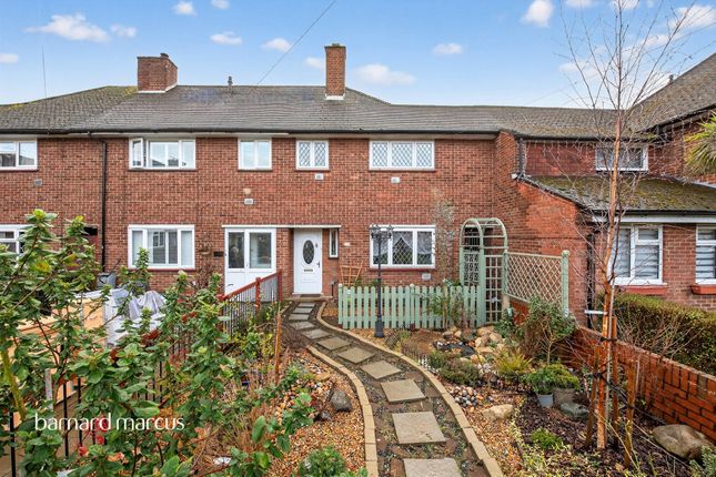 3 bed property, in Sparrow Farm Drive, £460,000