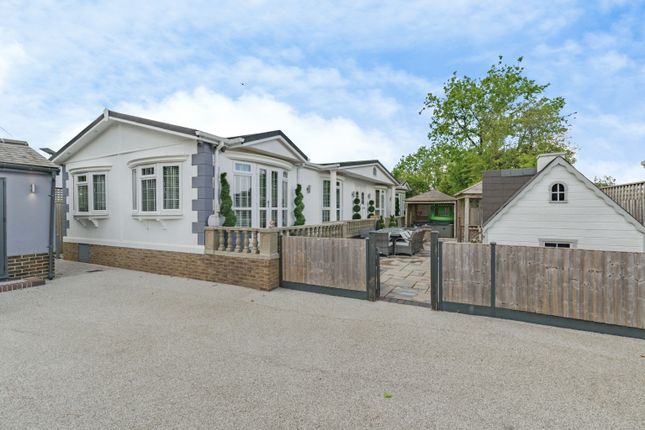 4 bed property, in Dunsfold Road, £750,000