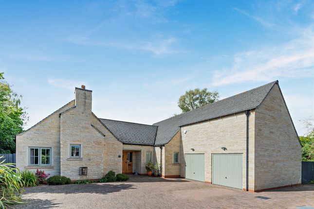 5 bed property, in Martins Way, £825,000