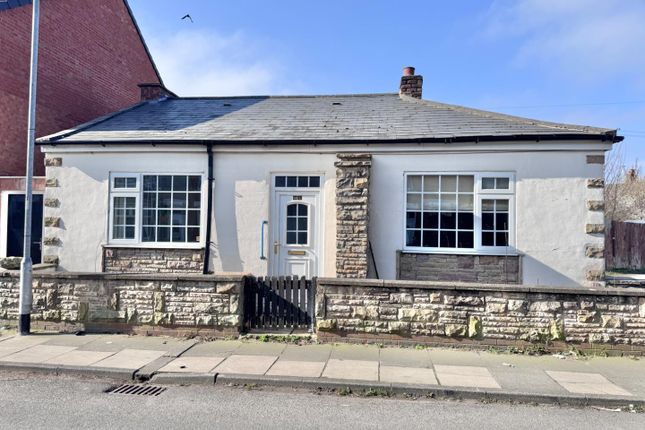 2 bed property, in Bowman Street, £120,000