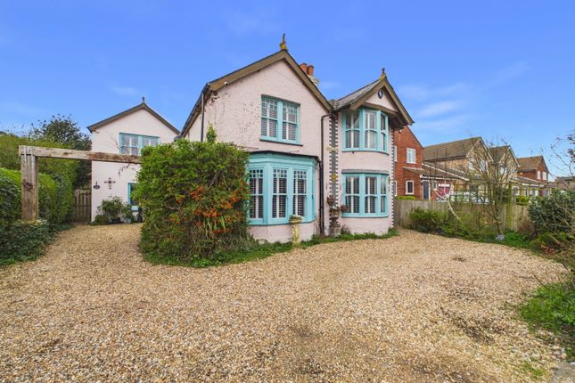 5 bed property, in Borstal Hill, £850,000