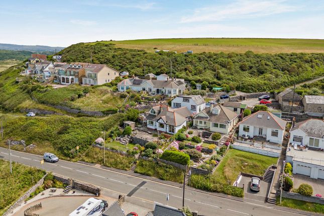 4 bed property, in Main Road, £695,000