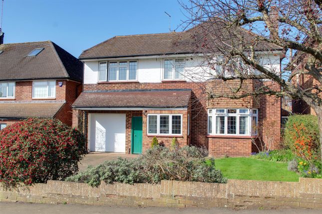 5 bed property, in Bluebridge Avenue, £1,100,000