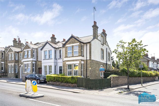 3 bed property, in Totteridge Lane, £950,000