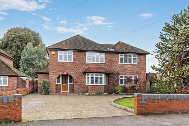 4 bed property, in Clockhouse Lane, £925,000