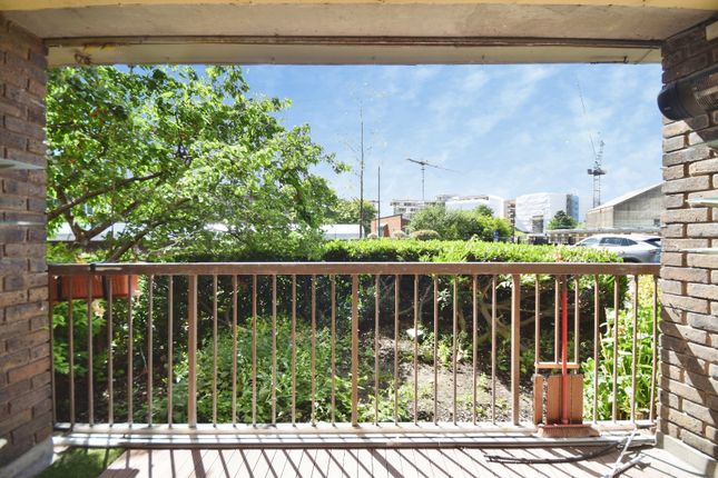 2 bed property, in Numa Court, £350,000