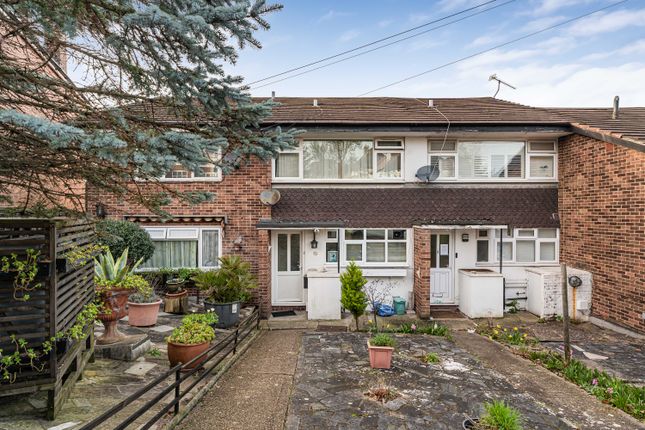 2 bed property, in Hillside Avenue, £499,950