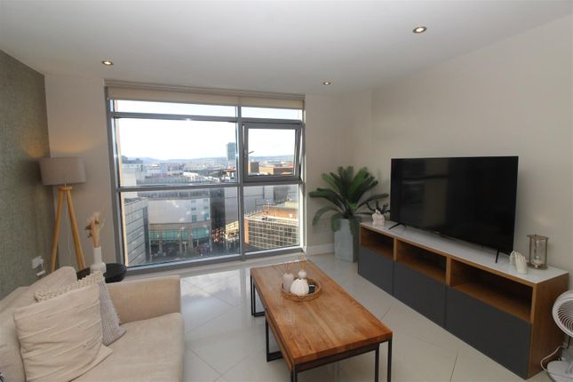 1 bed property, in Altolusso, £159,000