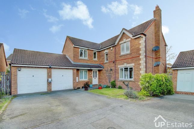 4 bed property, in Twickenham Way, £499,950