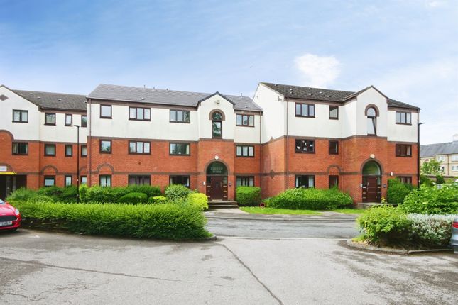 2 bed property, in Beckside Gardens, £125,000