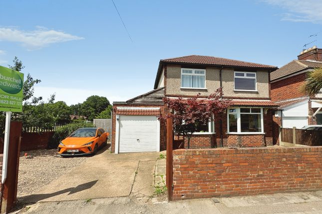 3 bed property, in Orchard Road, £225,000