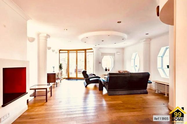 3 bed property, in Pennine Drive, £824,950