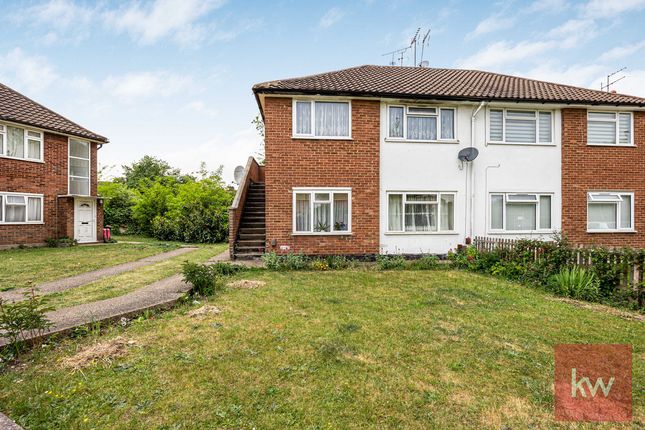 2 bed property, in Brunel Road, £275,000