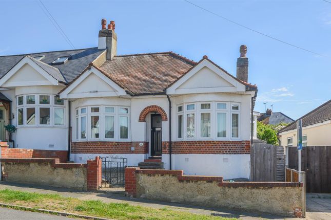 2 bed property, in West Park Hill, £450,000