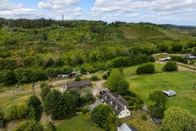4 bed property, in Dudmoor Farm Road, £775,000