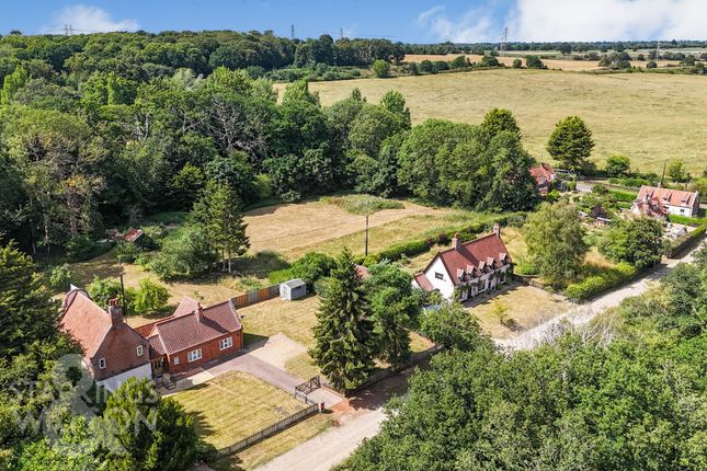 5 bed property, in The Common, £600,000