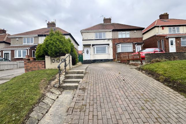 2 bed property, in Broad Road, £60,000