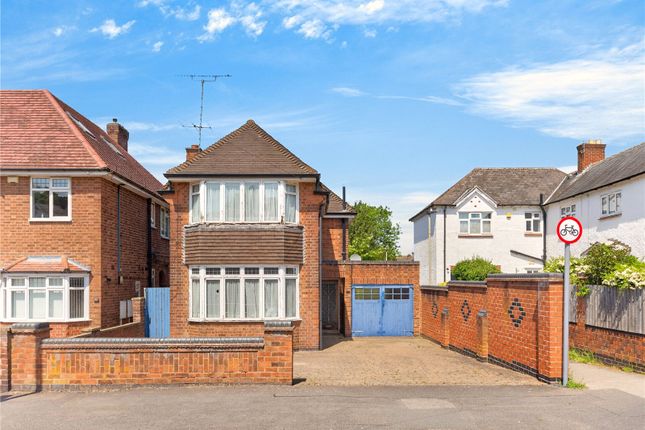 3 bed property, in Shanklin Drive, £495,000