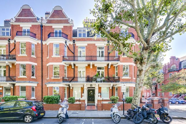 2 bed property, in Leith Mansions, £1,050,000