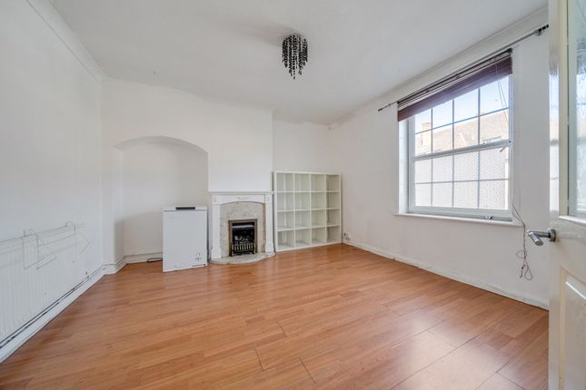 2 bed property, in Ballamore Road, £375,000