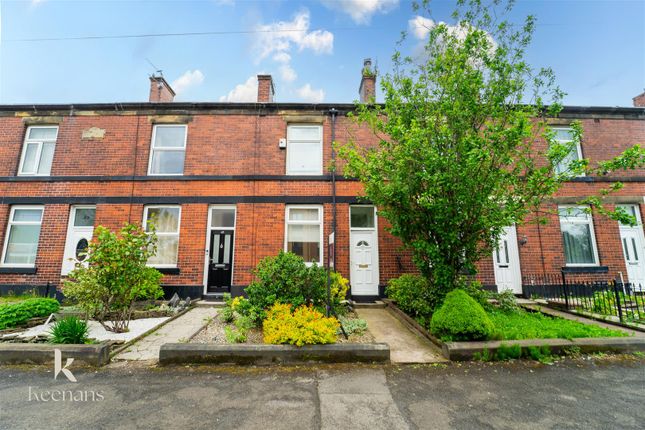 2 bed property, in Millett Street, £175,000