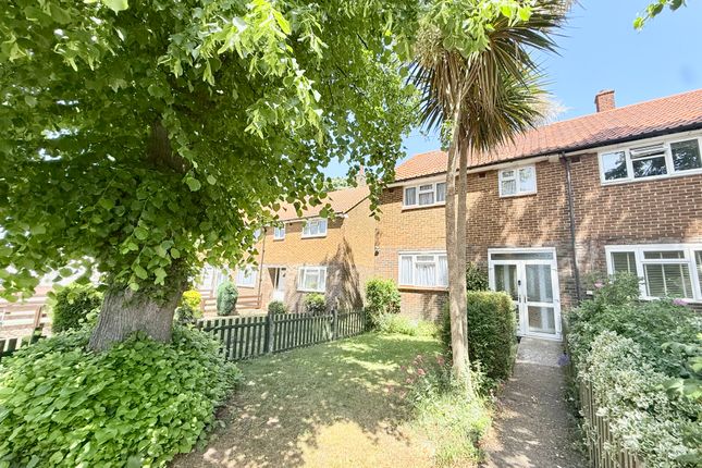 3 bed property, in Bromley Road, £450,000