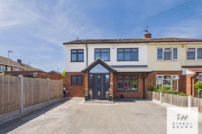 4 bed property, in Francis Close, £575,000