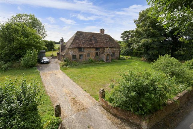 4 bed property, in Dane Court & Barn, £850,000