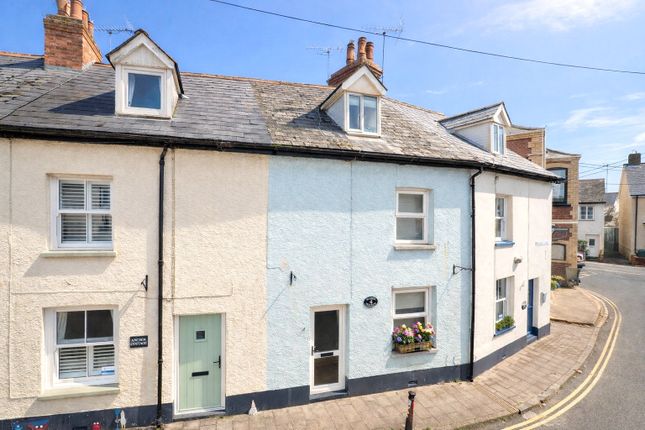 2 bed property, in Russell Street, £290,000