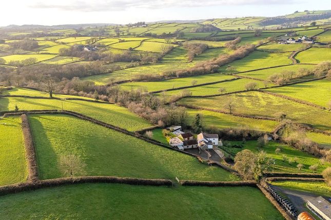 5 bed property, in Capel Isaac, £545,000