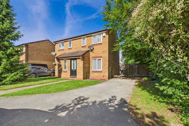 2 bed property, in Sherbourne Drive, £190,000