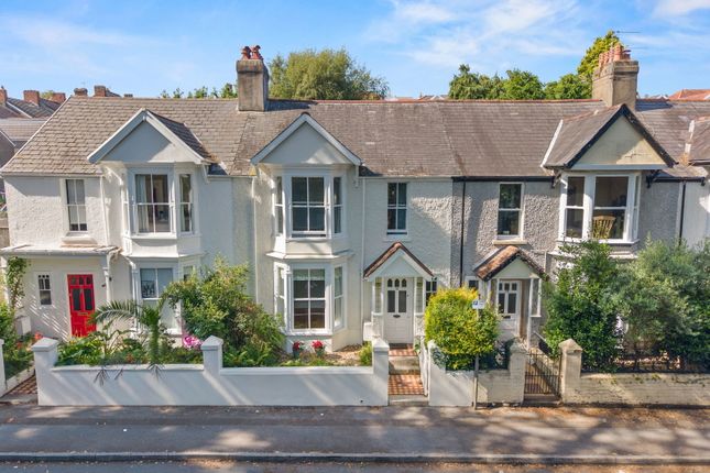 4 bed property, in Glanbrydan Avenue, £350,000