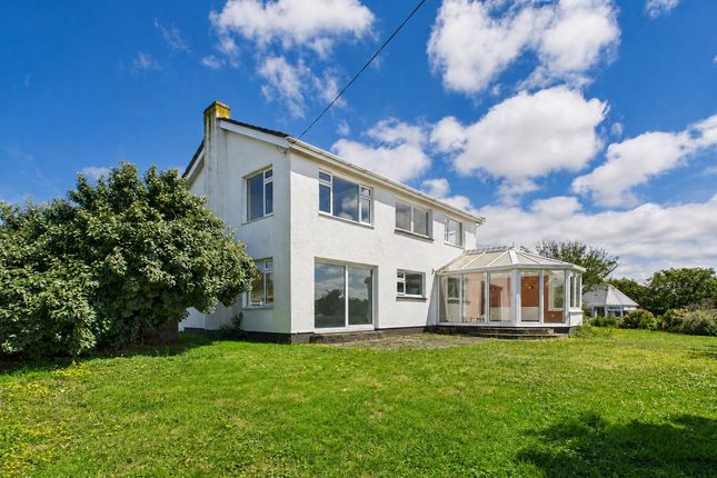 4 bed property, in Cedar Grove, £650,000