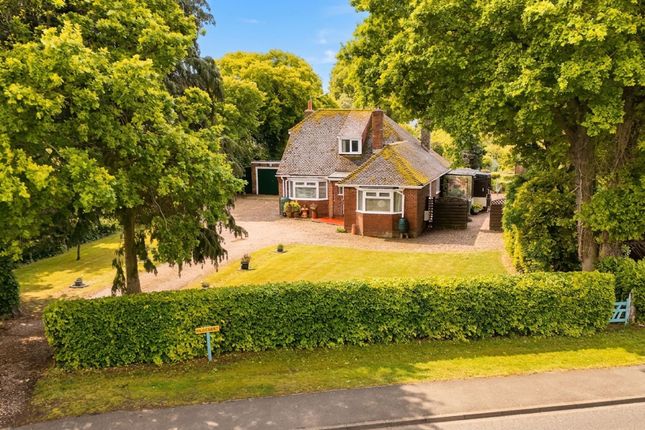 4 bed property, in Long Lane, £475,000