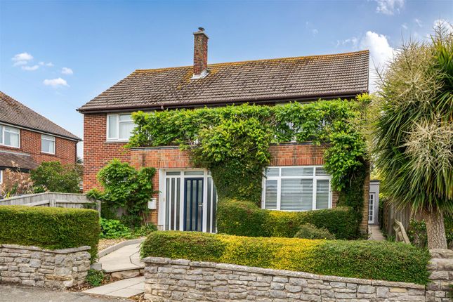 3 bed property, in Redcliffe Road, £625,000