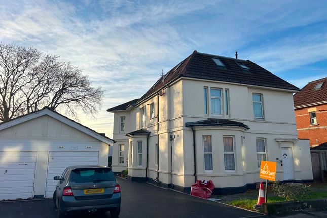 1 bed property, in Hamilton Road, £142,950