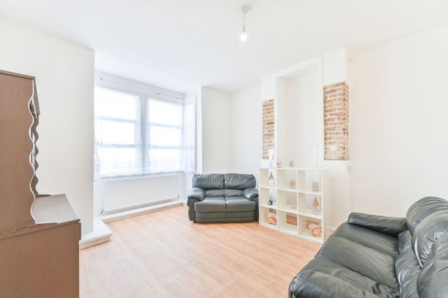 2 bed property, in Honeywood Road, £400,000