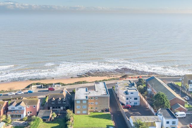 2 bed property, in Eastern Esplanade, £389,999