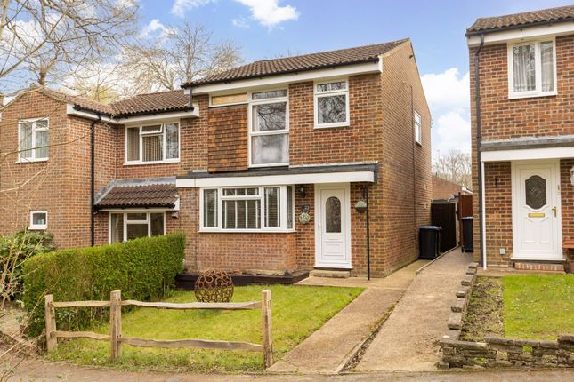 3 bed property, in Rowan Walk, £400,000