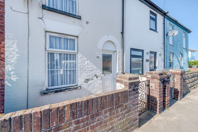 2 bed property, in Yarmouth Road, £150,000