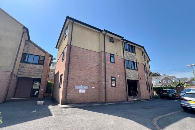 2 bed property, in Park Street, £160,000
