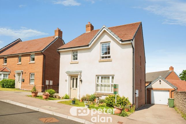 4 bed property, in Cwrt Carver, £300,000