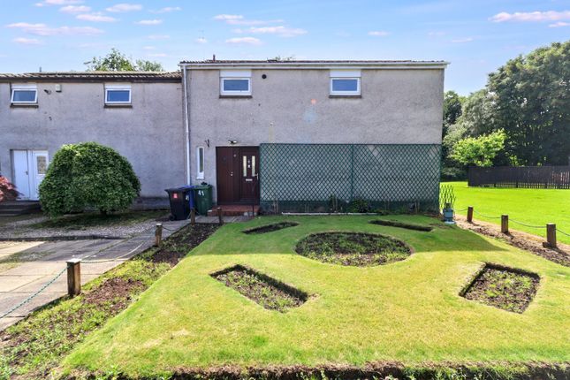 3 bed property, in Parksail Drive, £150,000