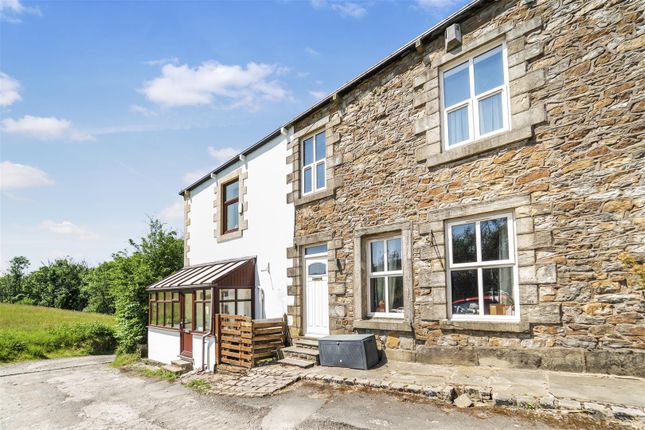 3 bed property, in Dog Pits Lane, £265,000