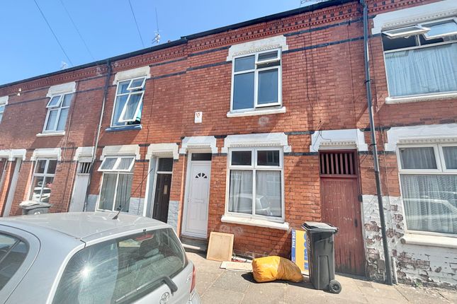 3 bed property, in Kingston Road, £260,000